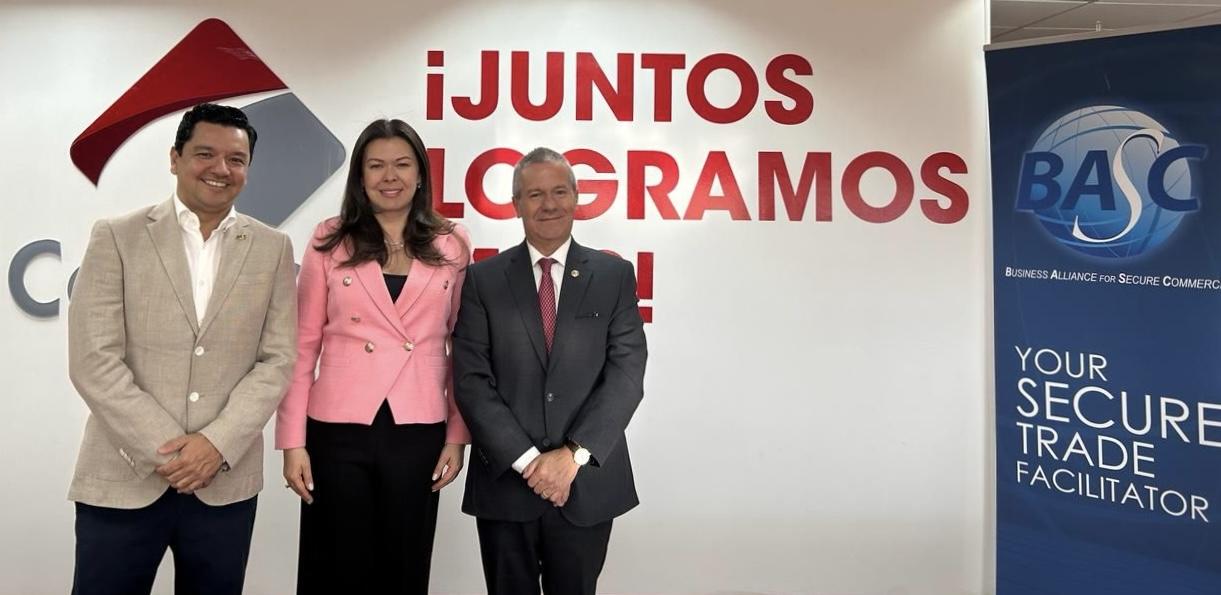 El convenio se realizó con la presencia del Sr. Oscar Sánchez, Presidente  de la Junta Directiva de WBO y de BASC Colombia, la Sra. Nidia Hernández, Presidente Ejecutiva del Colfecar y el Sr. Luis Bernardo Benjumea, Director Ejecutivo de BASC Colombia